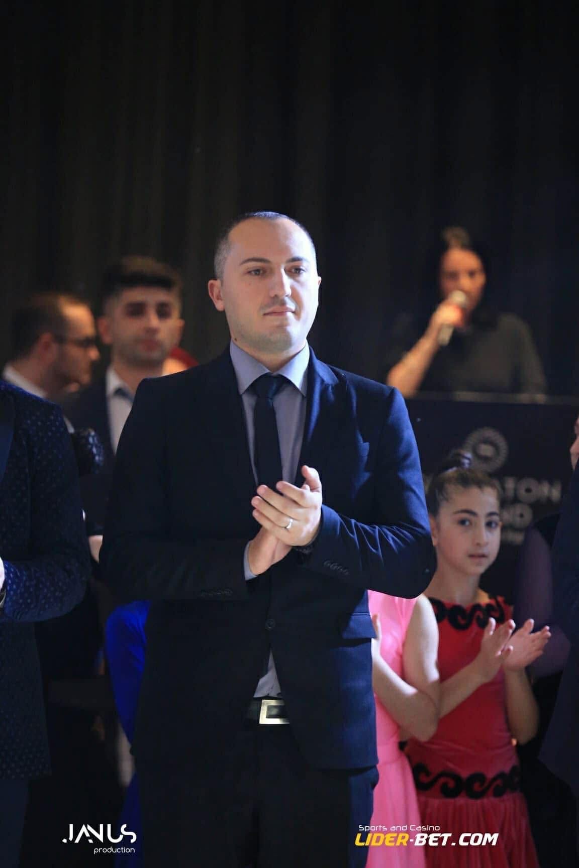 მასწავლებელი